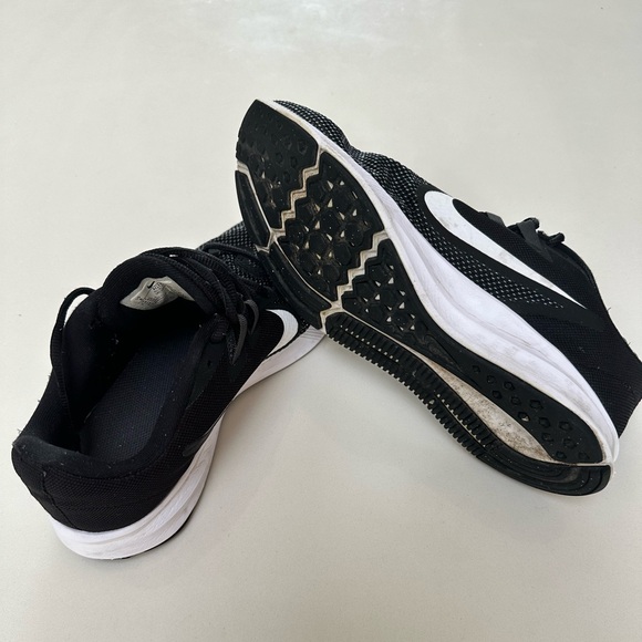 Nike Downshifter Running Shoes - Picture 2 of 3